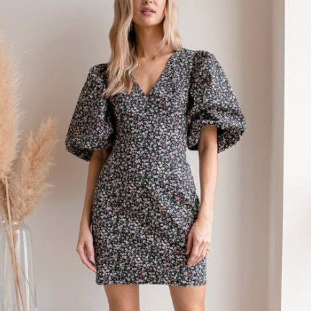 NWT LuLu's 'Keep It Sunny' Black Floral Print Puff Sleeve Mini Dress  (XS)